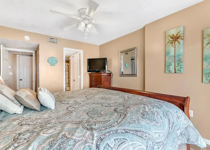 Ocean House 1805 Apartment