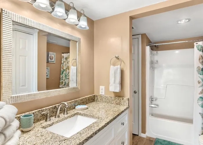 Ocean House 1805 Apartment